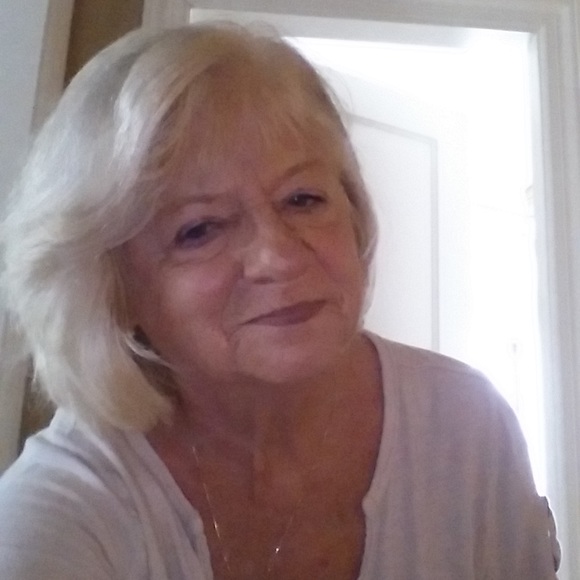 Meet your Posher, Beth - Picture 1 of 1